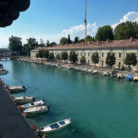 C House Rooms Lake Peschiera del Garda Bagian luar foto